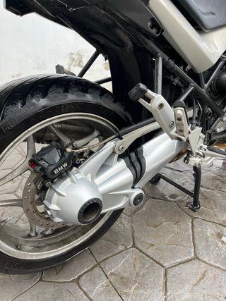 BMW R1200R con muchos extras. Muy cuidada.