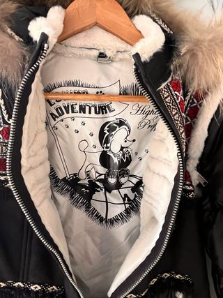 Chaqueta de mujer negra y multicolor