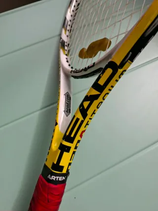 Raqueta de tenis Head con funda