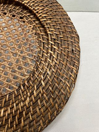6 Bajoplatos de ratán natural.