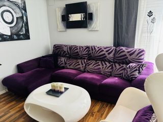 Sofa Chaiselongue 5 plazas morado y estampado gris