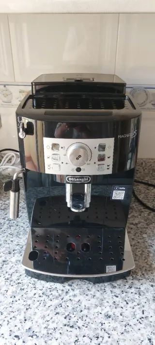 Cafetera Superautomática D'Longhi Magnifica S.