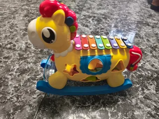 Volante de actividades y caballito para bebé