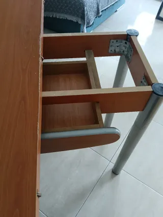 MESA PEGABLE DE COCINA 90×45CERRADA. 90×90 ABIERTA