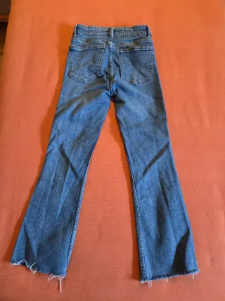 Vaqueros Zara niña talla 32