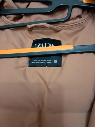 Chaleco Zara acolchado con capucha