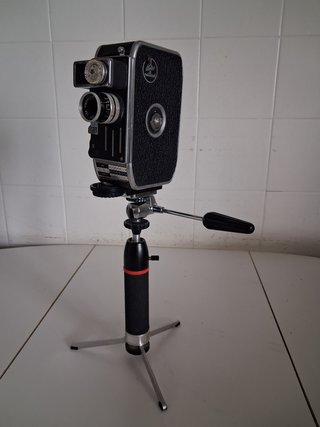 Cámara de cine vintage Bolex 8Sy suporte