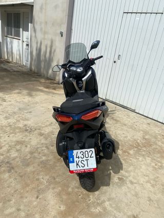 Yamaha X-MAX 300 Maxi Scooter Azul/Negro