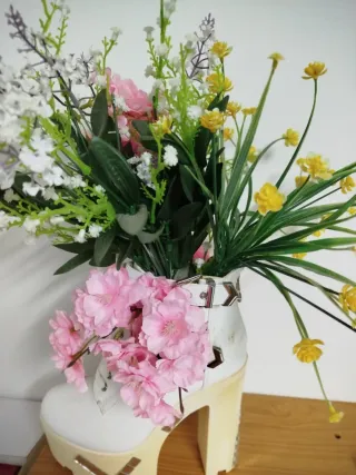 Centro di fiori artificiali