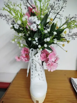 Centro di fiori artificiali