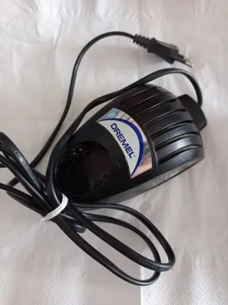 Batería y Cargador Dremel 10.8V