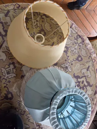Lámpara de cerámica azul y dorada