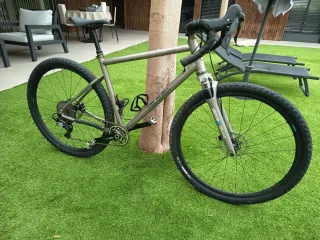 Bici Gravel Titanio Velouria Far Away
