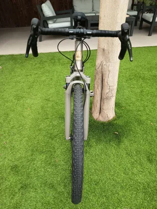Bici Gravel Titanio Velouria Far Away
