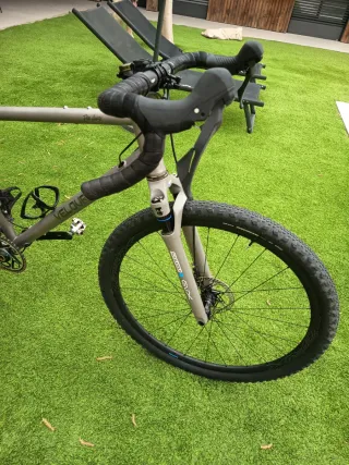 Bici Gravel Titanio Velouria Far Away