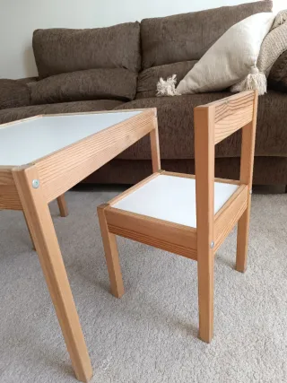 Conjunto Mesa y Sillas Infantil Ikea