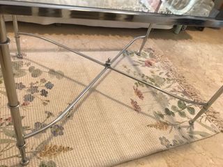 Mesa auxiliar Zara Home cristal y acero.