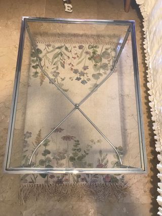 Mesa auxiliar Zara Home cristal y acero.