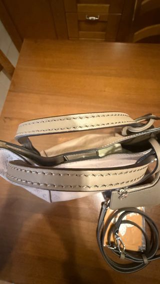 La borsa Louis Vuitton Hina PM
