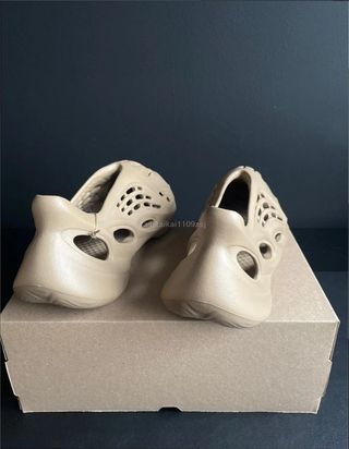 Yeezy Foam Runner Talla 40 Beige