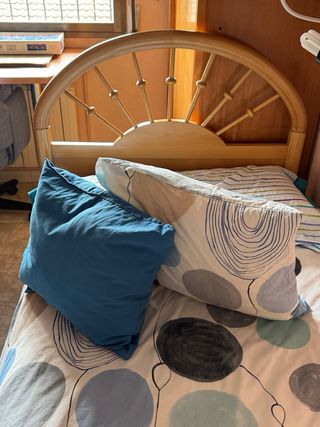 Se venden 2 Camas de Madera 90cm