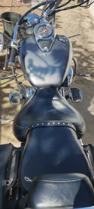 Suzuki VL800 Intruder con extras