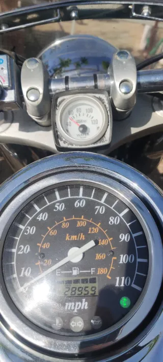 Suzuki VL800 Intruder con extras