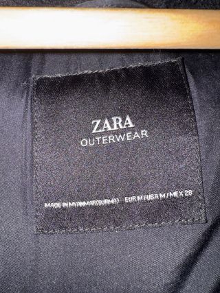 Chaqueta acolchada negra zara
