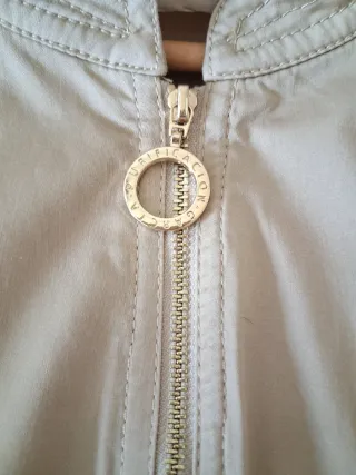 Gabardina corta Purificación García beige