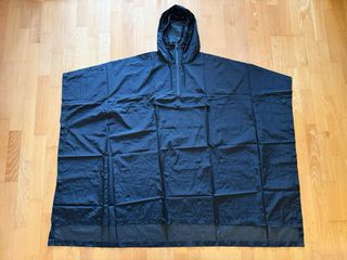 Chubasquero Oysho Negro