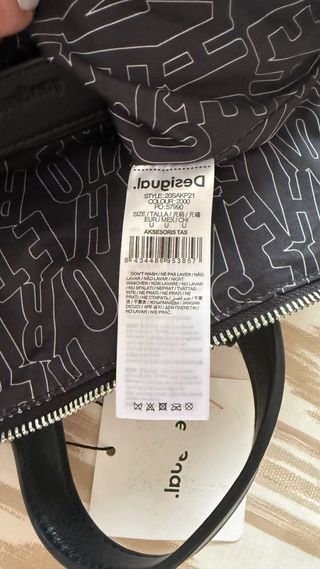 Mochila Desigual Original Negra y Blanca.