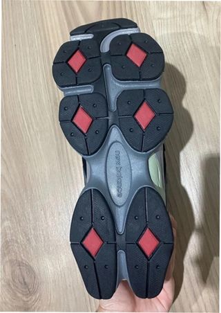 New Balance 9060 Castlerock Grey Talla 37.5