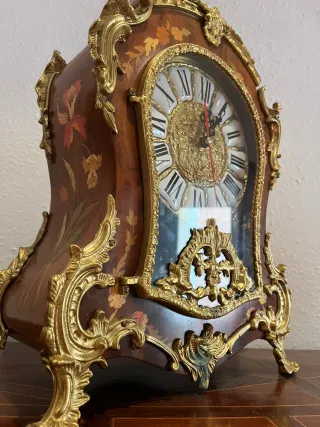 Reloj de mesa antiguo dorado y madera