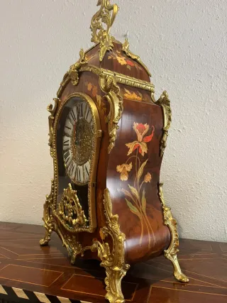 Reloj de mesa antiguo dorado y madera