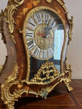 Reloj de mesa antiguo dorado y madera