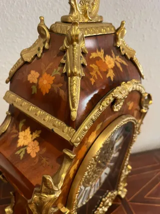 Reloj de mesa antiguo dorado y madera