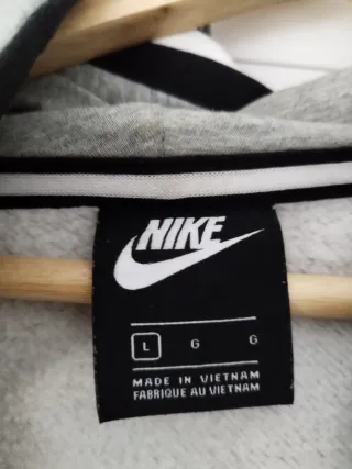 Sudadera Nike gris con cremallera