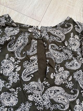 Blusa Paisley mangas 3/4 abullonadas