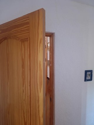 Puerta interior de madera pino con y sin cristal