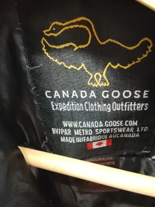 Chaleco Canada Goose Rojo y bolsa deporte