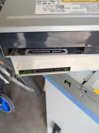 Pacchetto di 2 lettori DVD Hitachi SATA