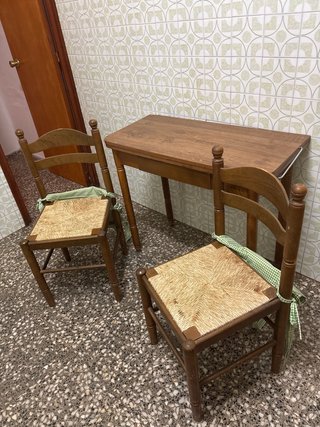 Mesa y 2 sillas de cocina madera Venta en persona
