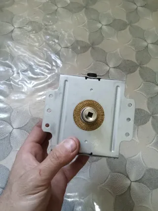 Magnetrón Toshiba 2M253J (XB)