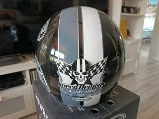 Casco Moto Jet Negro y Blanco
