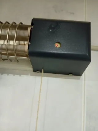 2 Radiadores de pared HJM 1.200w.