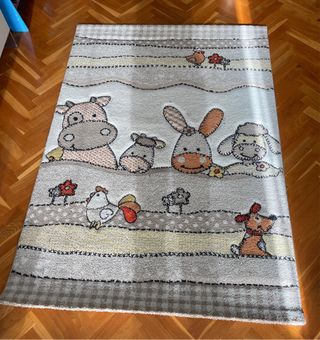 Alfombra infantil. Diseño de animales