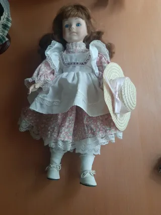 Muñeca de porcelana antigua