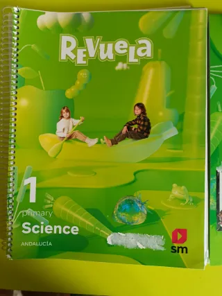 Libro de texto Science Primero de Primaria.Revuela