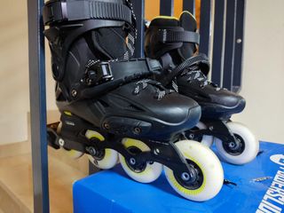 Patines en línea negros