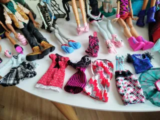 Lote Monster High: Muñecas y Accesorios